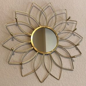 Wall-Mounted Decorative Floral Jewelry Organizer